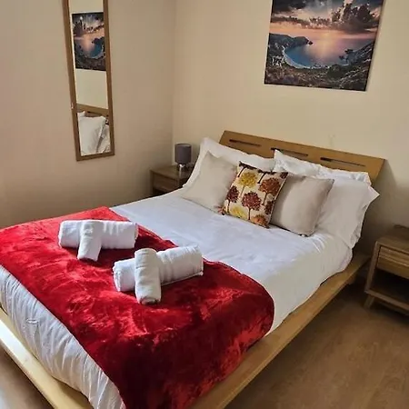 Sav Apartment Two Bed Flat Uxbridge